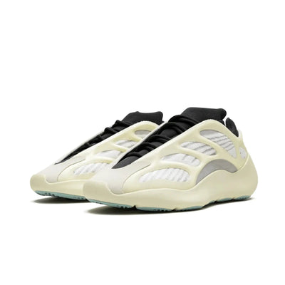 YEEZY 700 V3 – Beige